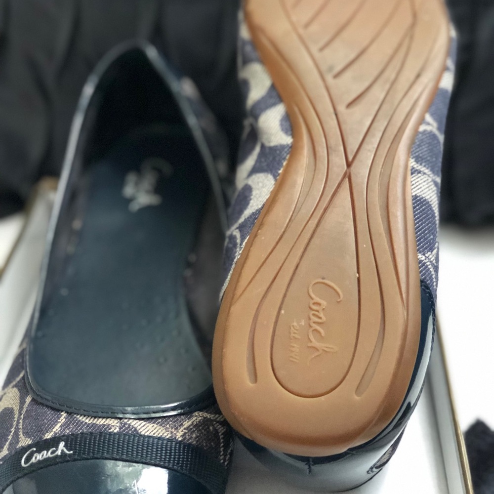 Coach flats